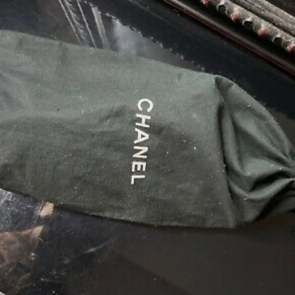 Chanel flower flip flops - Picture 1 of 3